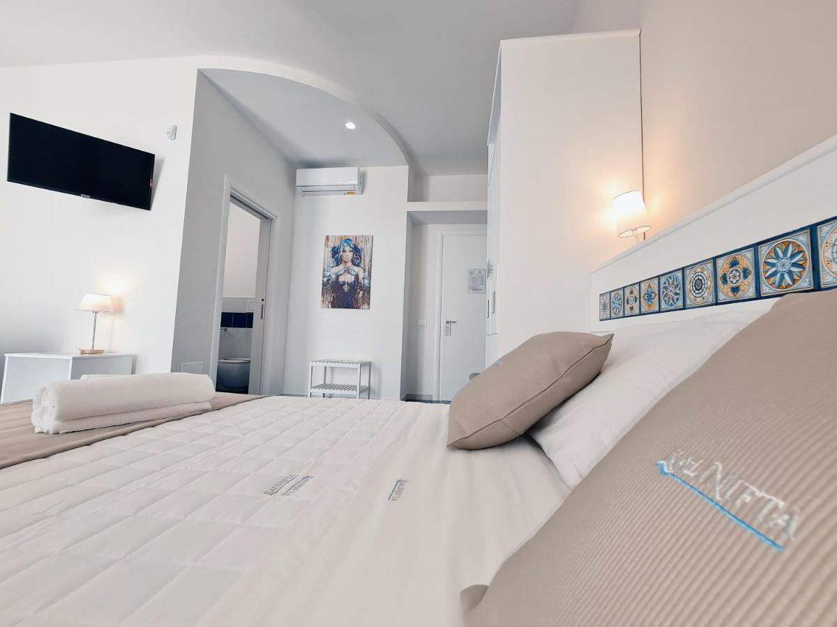Kalinifta Rooms Apartment Torre Lapillo Exterior foto